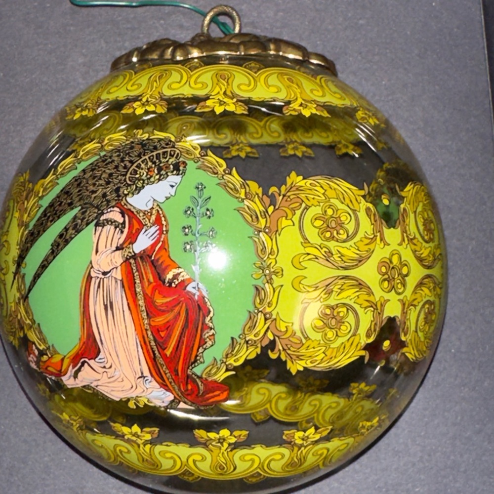 VERSACE L’ANGE Gabriel Signed Gold and Yellow Decorative Glass Ornament in Box